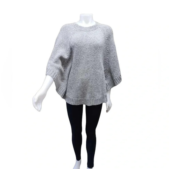 Michael Kors Wool Blend Grey Shimmery Poncho Size Large - Picture 2 of 12